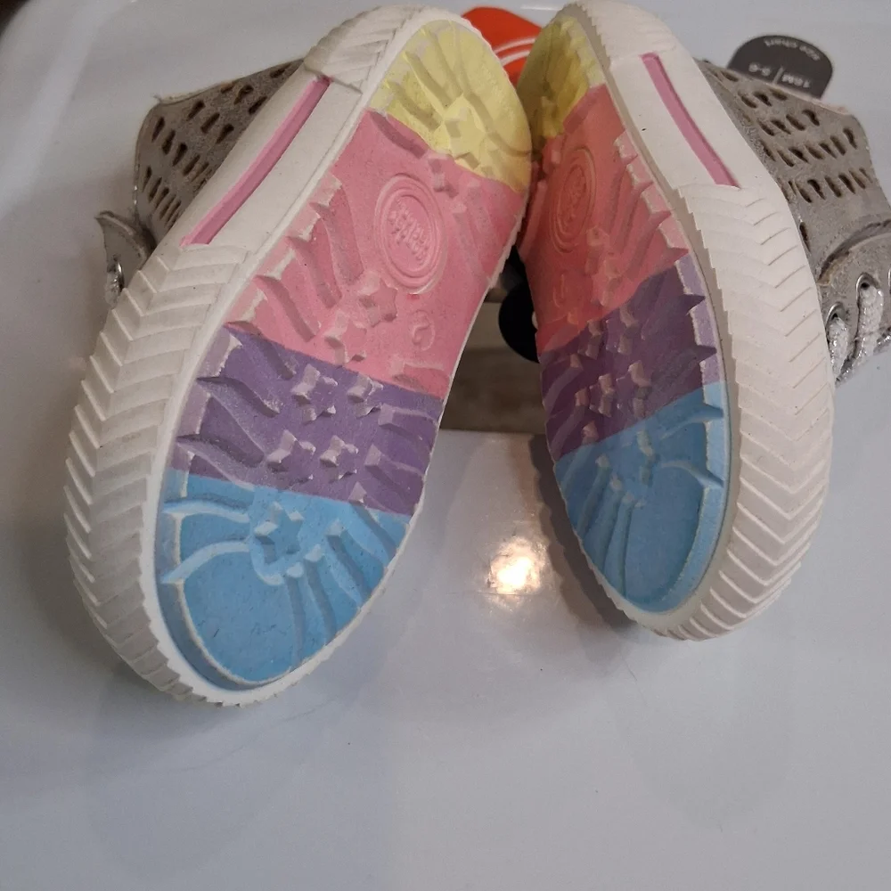 Wonder Works Stylish Silver High Top Baby Sneakers Size 2